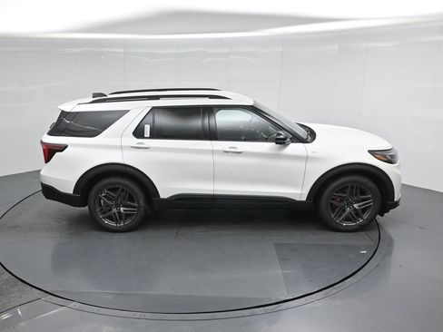 New 2026 Ford Explorer ST-Line image 40