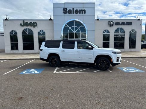 New 2026 Jeep Grand Wagoneer L Summit AWD/4WD image 1