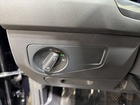 Certified 2022 Volkswagen Tiguan SE FWD image 19