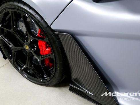 Used 2024 Lamborghini Revuelto AWD/4WD image 35