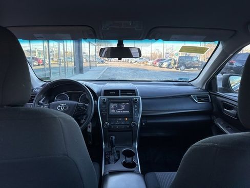 Used 2017 Toyota Camry LE image 12