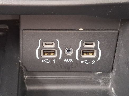 Used 2025 Chrysler Pacifica Limited FWD image 25