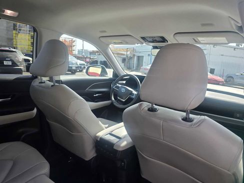 Used 2024 Toyota Grand Highlander XLE image 15