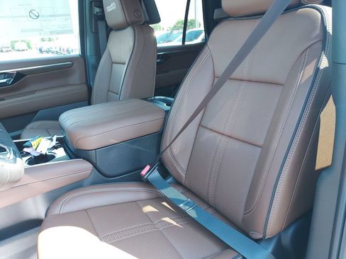 New 2026 Chevrolet Tahoe High Country AWD/4WD image 17