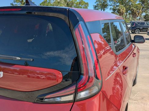 Certified 2023 Kia Soul LX FWD image 11
