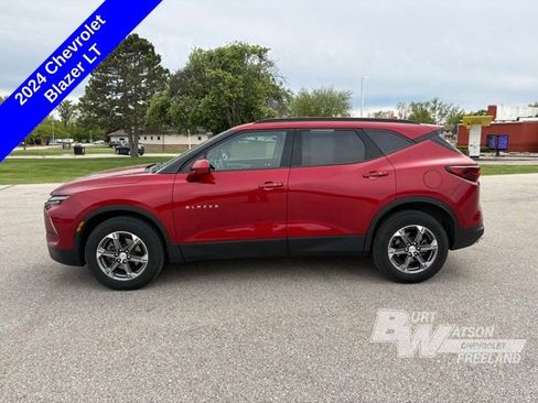 Used 2024 Chevrolet Blazer LT w/ Convenience Package AWD/4WD image 3