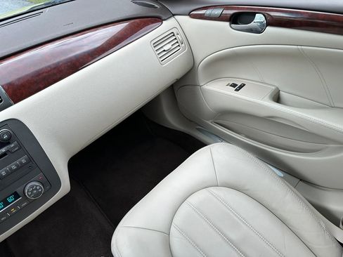 Used 2009 Buick Lucerne CXL w/ Driver Confidence Package FWD image 26