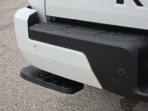 New 2026 Nissan Frontier SV AWD/4WD image 10