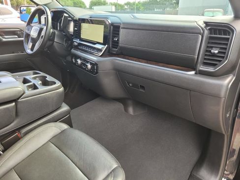 Used 2024 GMC Sierra 1500 SLT RWD image 8