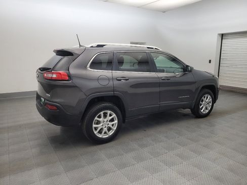 Used 2017 Jeep Cherokee Latitude w/ Safety/Convenience Group AWD/4WD image 10