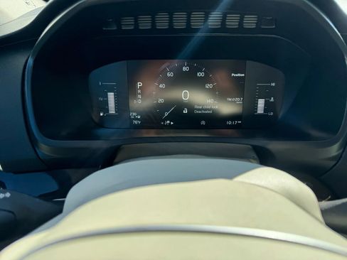 Used 2019 Volvo XC90 T5 Momentum image 17