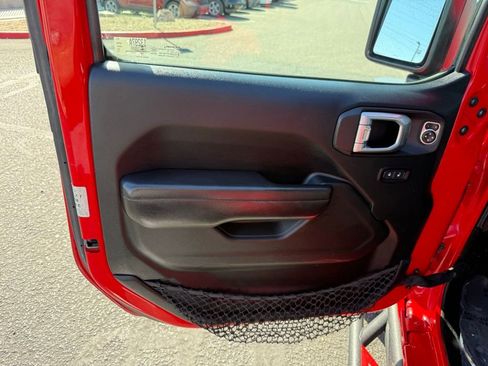 Used 2020 Jeep Wrangler Sport image 17