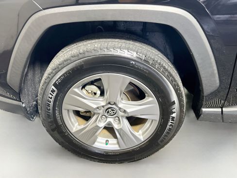 Used 2024 Toyota RAV4 XLE w/ Convenience Package FWD image 13