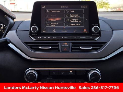 Used 2025 Nissan Altima 2.5 SR image 18