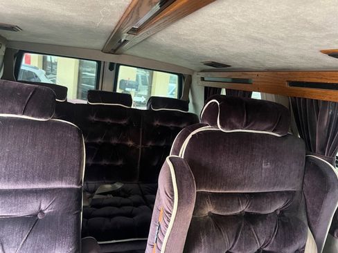 Used 1992 GMC Safari XT image 7