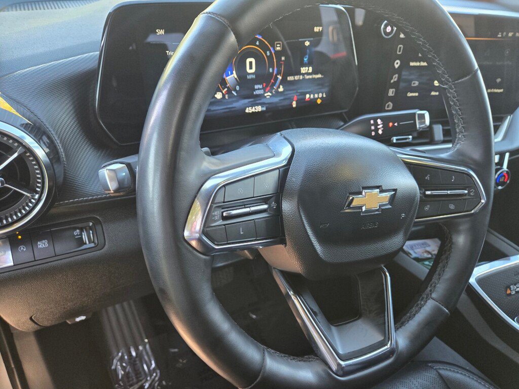 Used 2025 Chevrolet Equinox LT w/ Convenience Package II FWD image 16