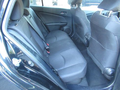 Used 2021 Toyota Prius Prime LE FWD image 9