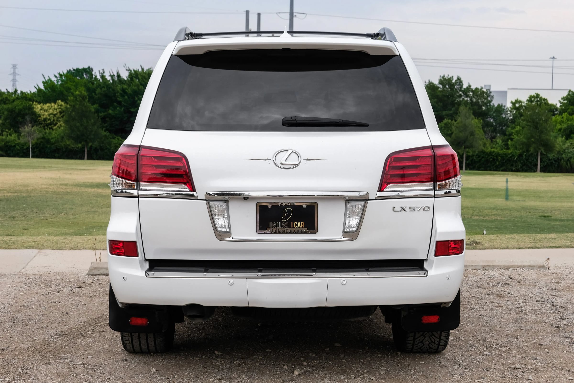 Used 2013 Lexus LX 570 4WD w/ Luxury Pkg image 11