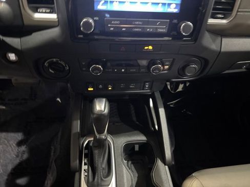 Used 2022 Nissan Frontier SV AWD/4WD image 41