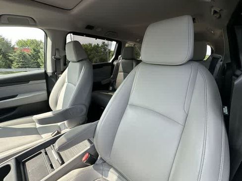 Used 2022 Honda Odyssey EX-L image 16