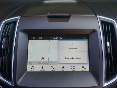 Used 2018 Ford Edge Titanium w/ Equipment Group 301A FWD image 15