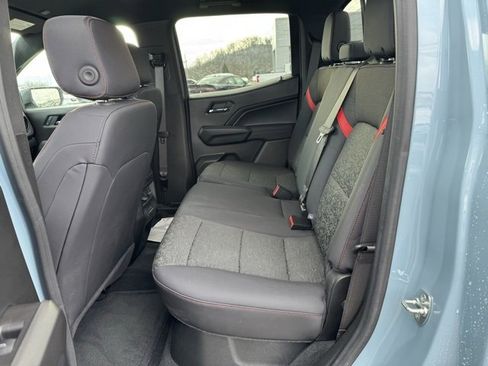 Used 2025 Chevrolet Colorado Z71 w/ Technology Package image 11