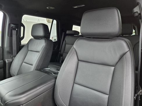 Used 2025 Chevrolet Tahoe LT AWD/4WD image 23