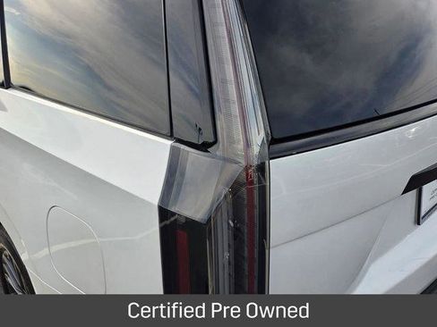 Certified 2025 Cadillac Escalade Sport Platinum AWD/4WD image 11