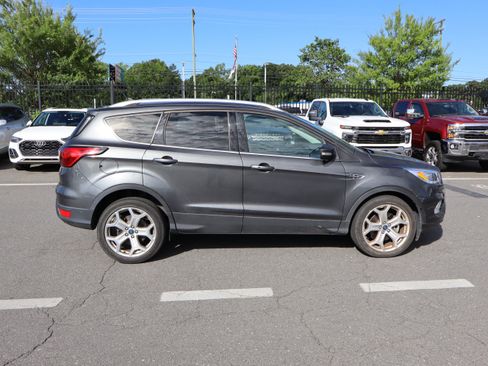 Used 2019 Ford Escape Titanium FWD image 23