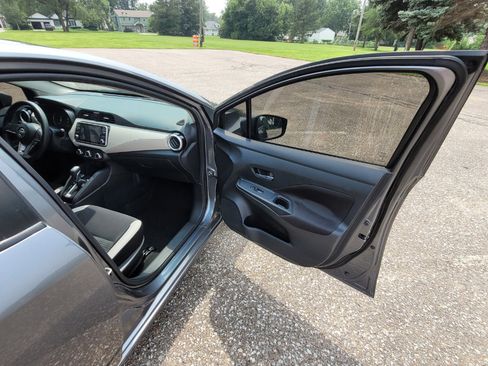 Used 2021 Nissan Versa SV image 13