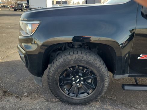 Used 2022 Chevrolet Colorado Z71 w/ Z71 Midnight Edition image 10