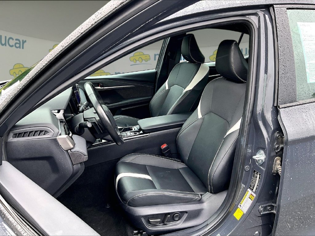 Used 2025 Toyota Camry SE FWD image 10