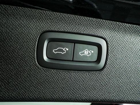 Used 2023 Volvo XC90 B6 Plus w/ Protection Package Premier AWD/4WD image 34
