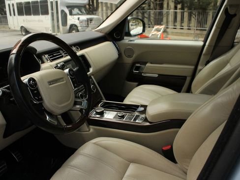 Used 2014 Land Rover Range Rover Supercharged image 13