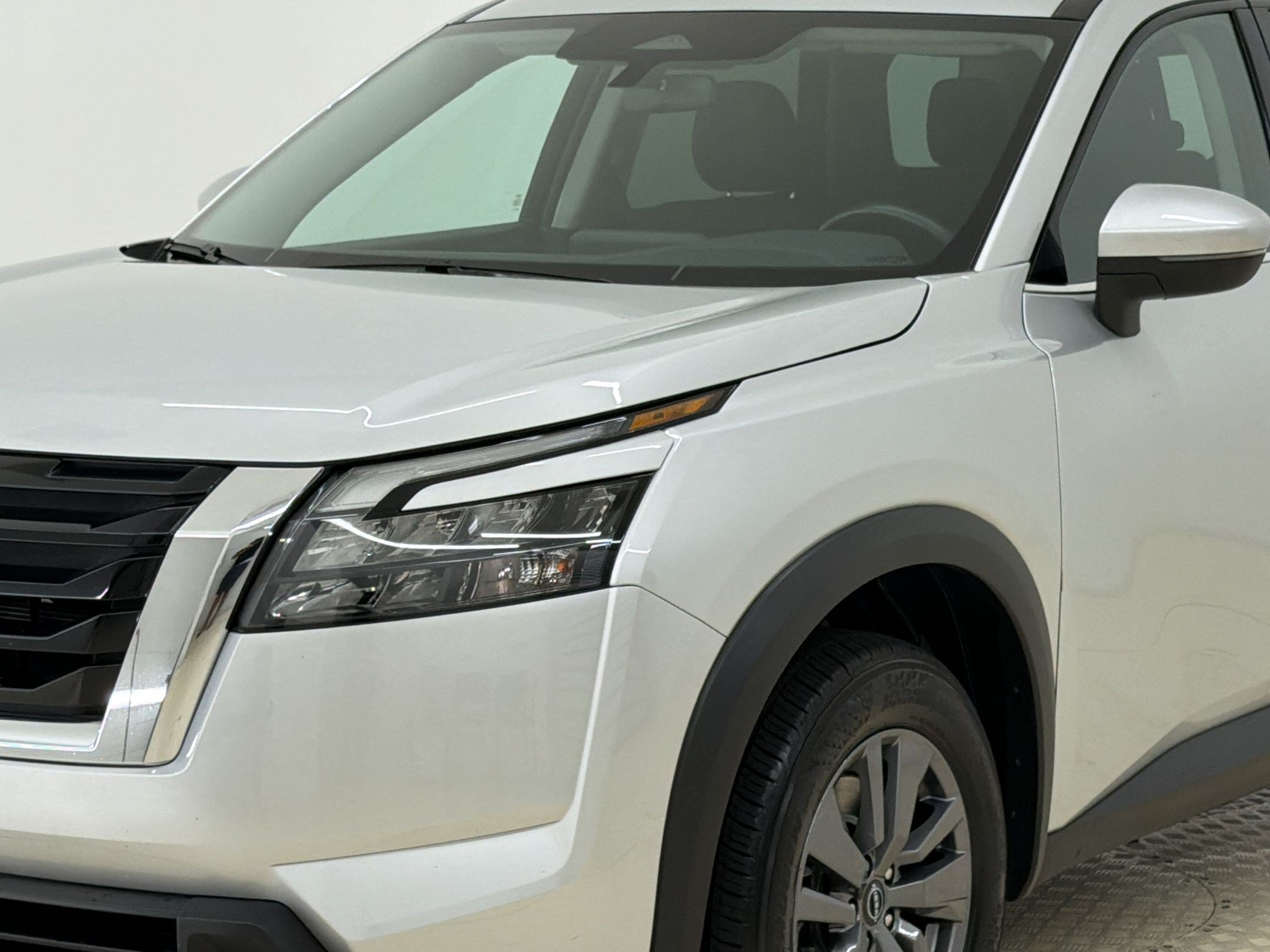 Used 2025 Nissan Pathfinder SV AWD/4WD image 23