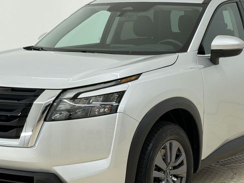Used 2025 Nissan Pathfinder SV AWD/4WD image 23