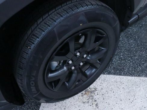 Used 2022 Toyota RAV4 LE FWD image 35
