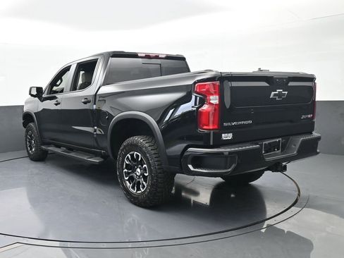 Used 2025 Chevrolet Silverado 1500 ZR2 w/ Technology Package image 4