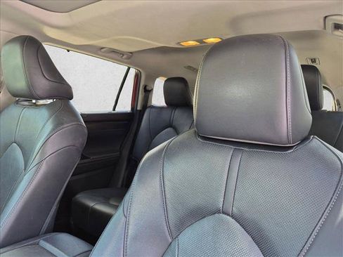 Used 2020 Toyota Highlander Limited FWD image 4