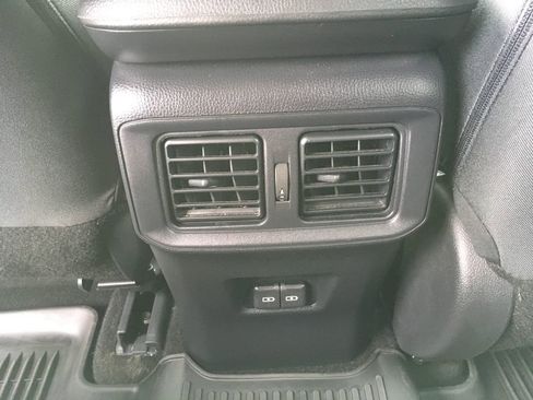 Used 2025 Toyota RAV4 XLE AWD/4WD image 23