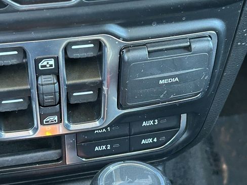 Used 2023 Jeep Wrangler Unlimited Sahara w/ Cold Weather Group image 16