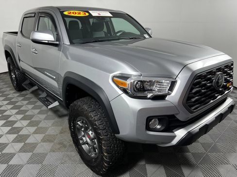 Certified 2023 Toyota Tacoma TRD Off-Road AWD/4WD image 3