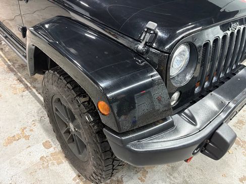 Used 2017 Jeep Wrangler Unlimited Sahara image 23