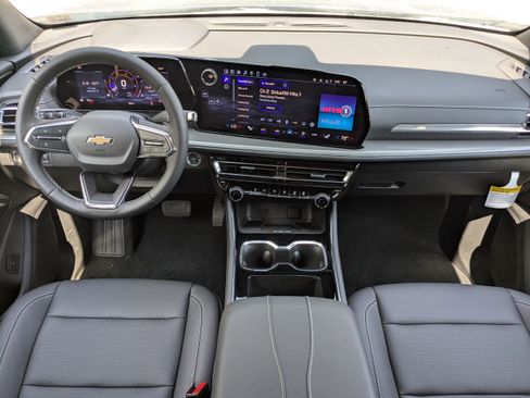 New 2025 Chevrolet Traverse LT w/ Driver Confidence Package image 10
