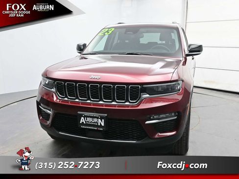 Used 2023 Jeep Grand Cherokee Limited image 3