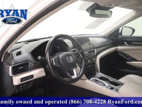Used 2020 Honda Accord Touring image 18
