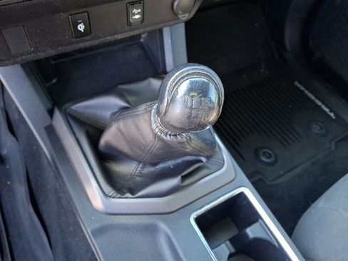 Used 2018 Toyota Tacoma TRD Sport image 11