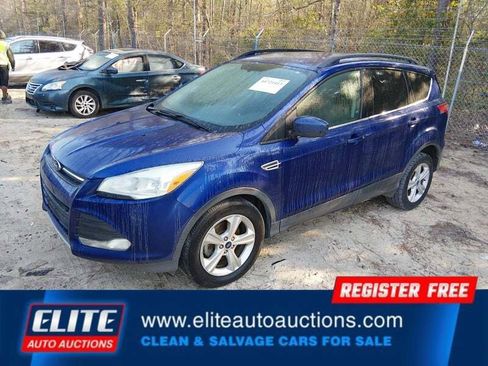 Used 2016 Ford Escape SE w/ Equipment Group 201A image 4