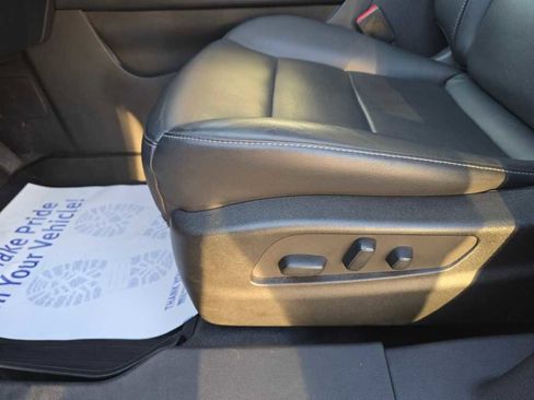 Used 2023 Cadillac XT4 Premium Luxury w/ Technology Package image 16