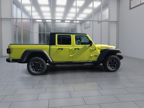 Used 2023 Jeep Gladiator Rubicon w/ Cold Weather Group AWD/4WD image 9